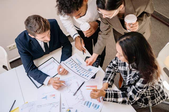 Equipo de trabajo con un buen entorno laboral